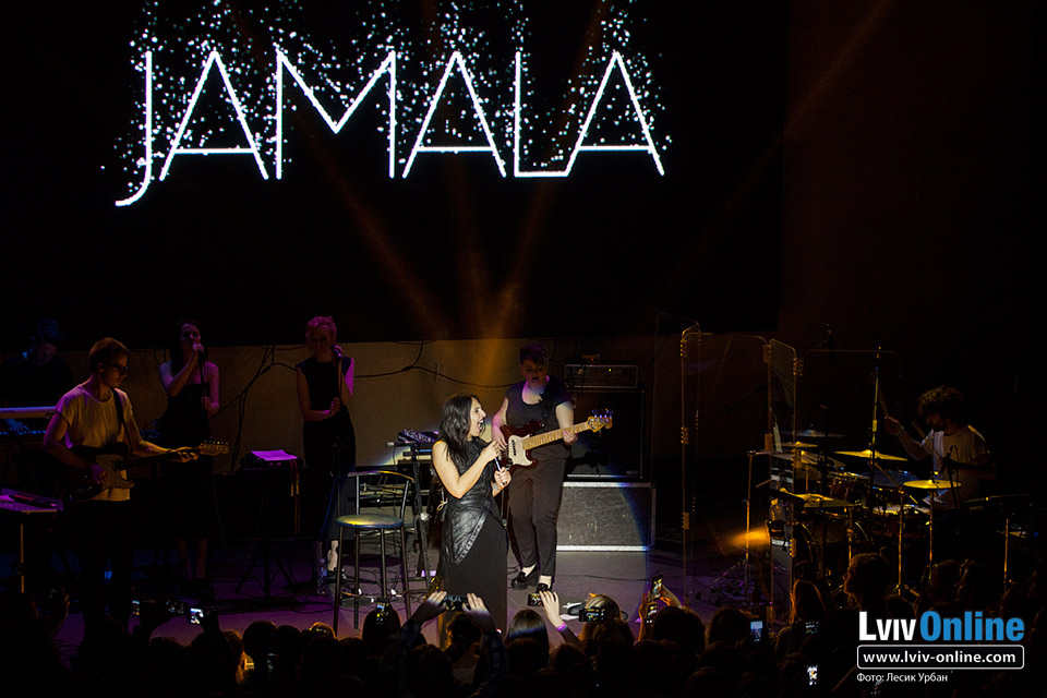 Фото з додаткового концерту Джамали
