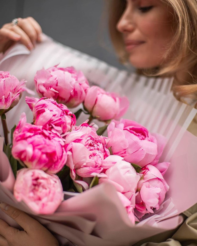 Flowers.ua - перевiрений часом сервiс доставки квiтiв та подарункiв в Львові та по всiй Українi