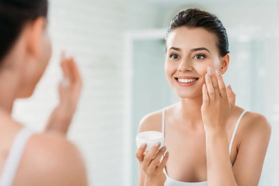 Як поєднувати активи без шкоди для шкіри: базові правила для комбінування кислот, ретинолу та SPF